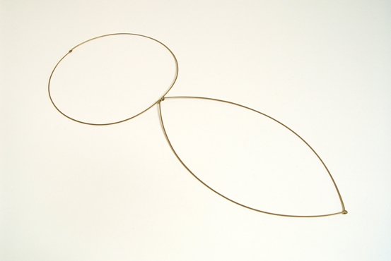 27b Necklace ‘Big Heart’ 1998. position to wear 1, gold, 43x18cm