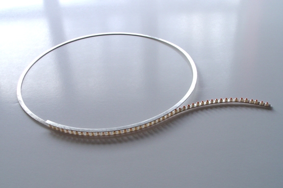 Necklace ‘Springtime’, 2002, silver, freshwater pearls, Ø 18cm, � 320,-